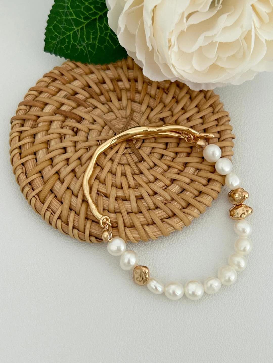 Pulsera perla natural de agua dulce y plata de ley S925 baño de oro 18K