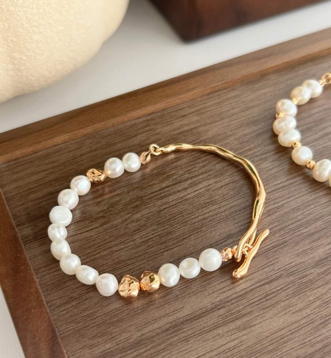 Pulsera perla natural de agua dulce y plata de ley S925 baño de oro 18K