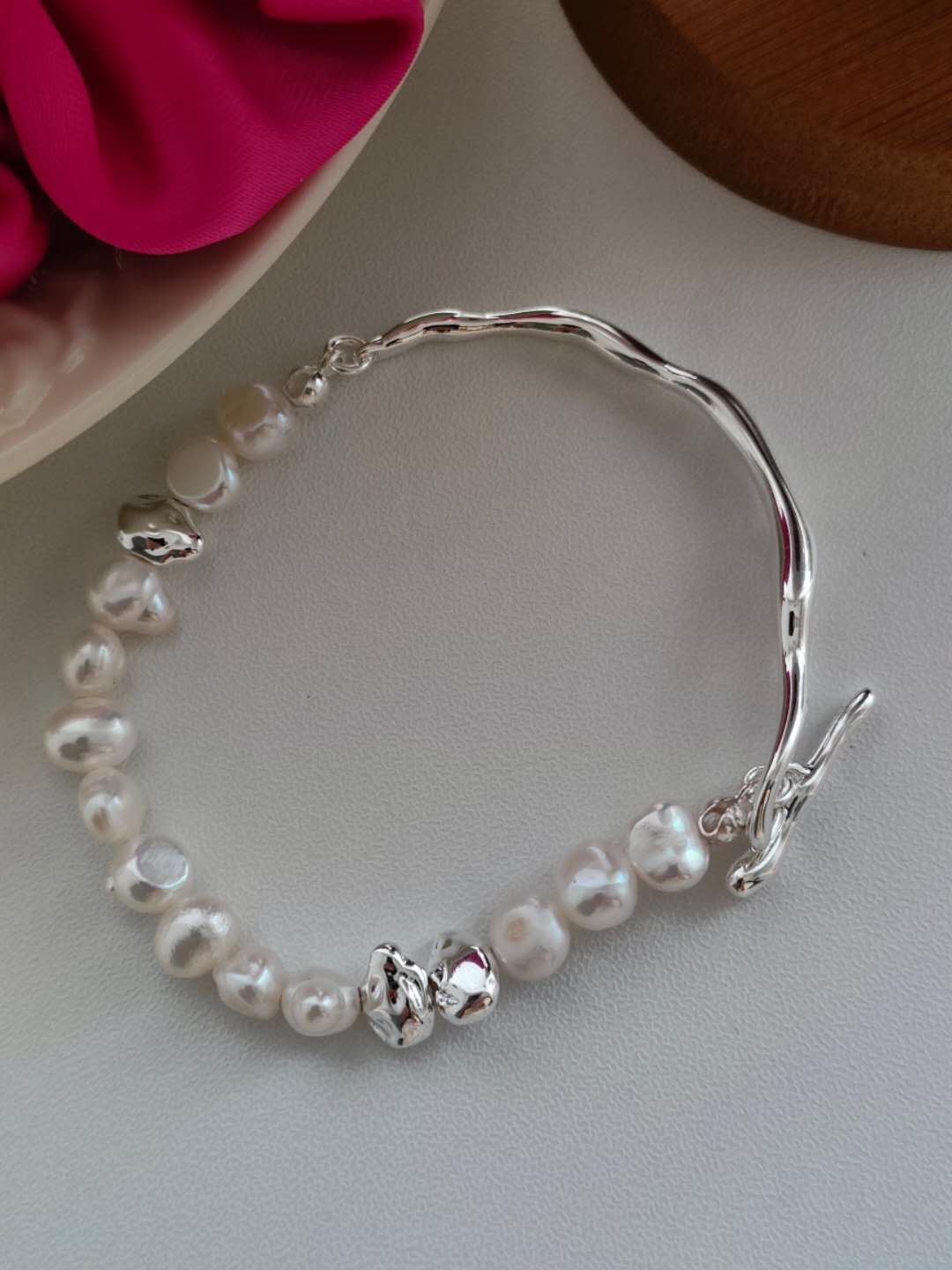 Pulsera perla natural de agua dulce y plata de ley S925 baño de oro 18K
