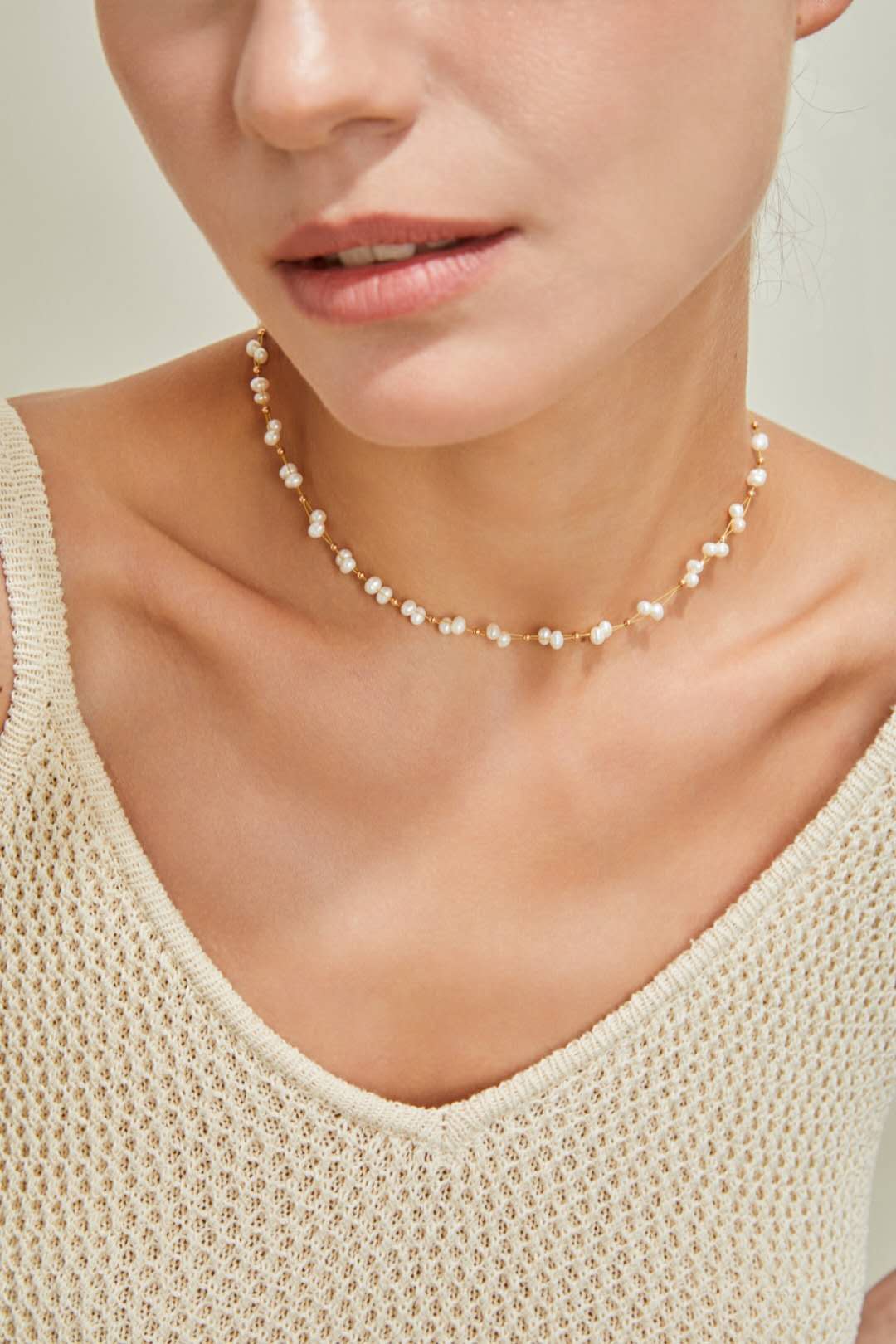 Collar perlita de agua dulce forma trenza plata de ley S925